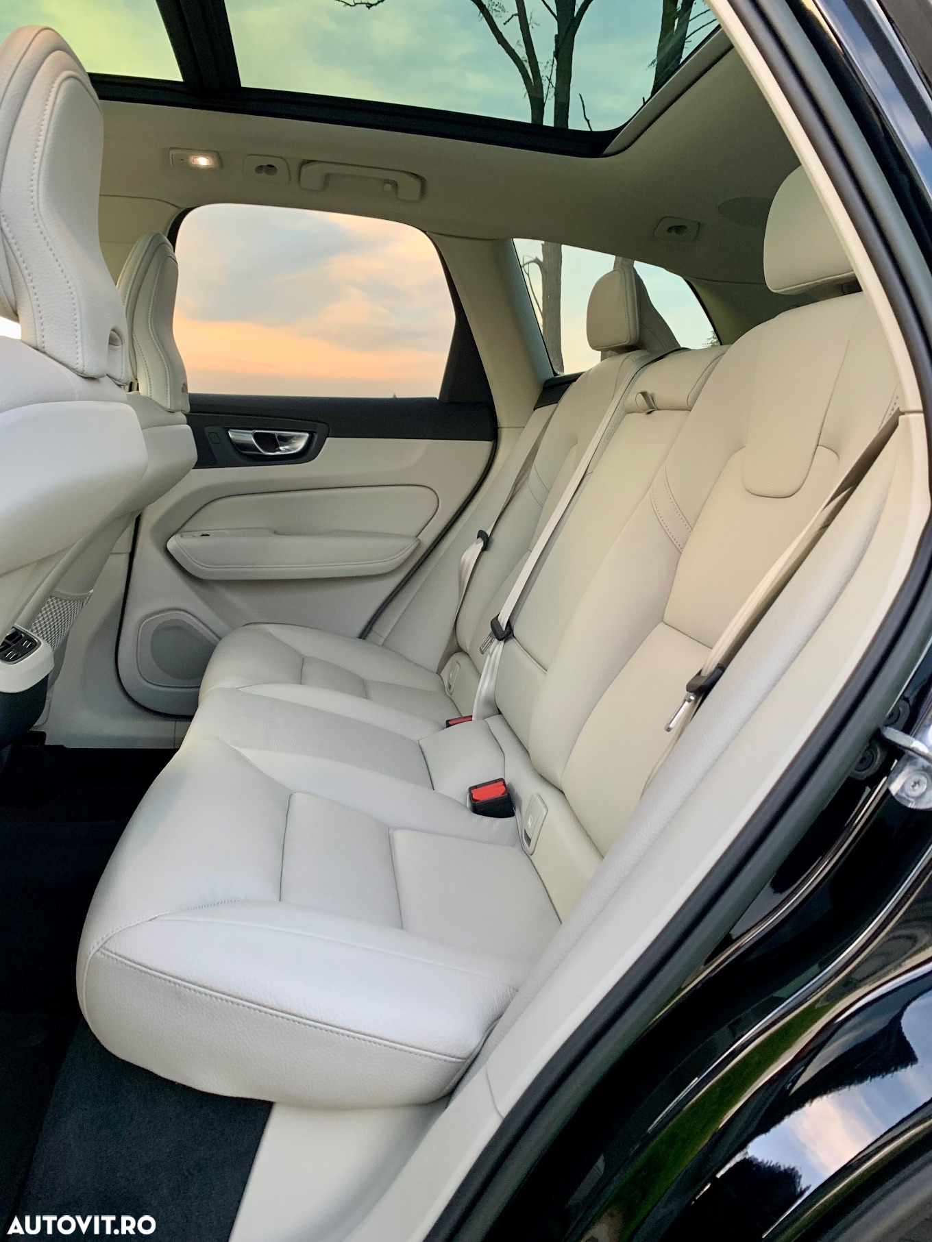 Volvo XC 60 B4 D AWD Ultimate Bright - 15