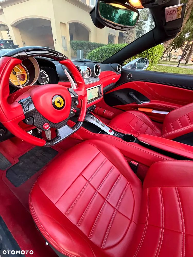 Ferrari California T - 12