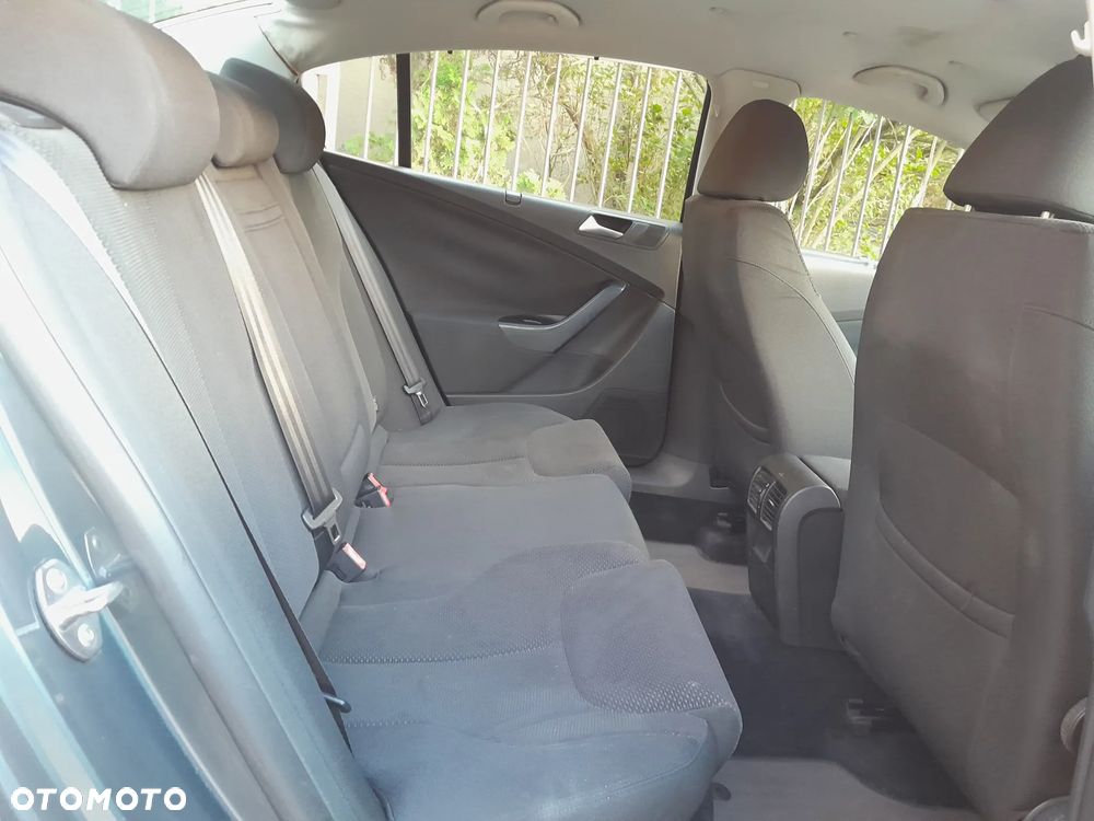 Volkswagen Passat 2.0 TDI DPF Comfortline - 5