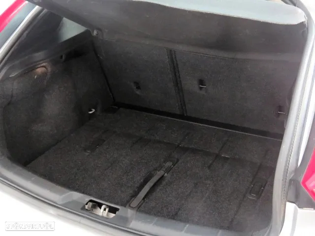 Volvo V40 2.0 D3 Momentum - 8