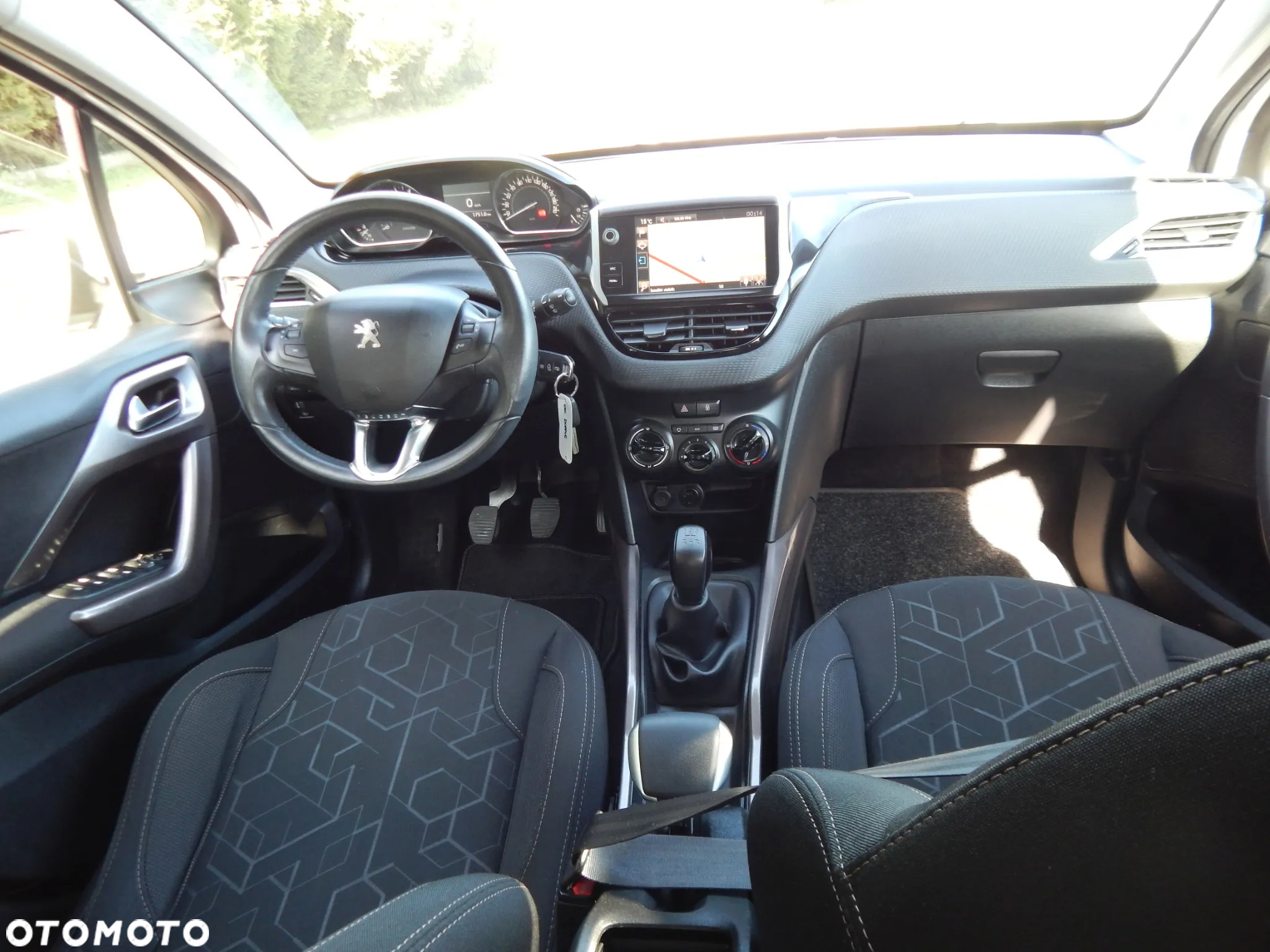 Peugeot 2008 1.2 Pure Tech Style - 13