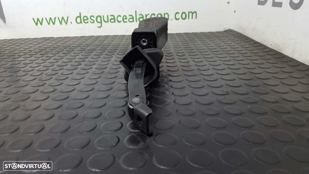 RETENTOR DA PORTA DIANTEIRA DIREITA AUDI A4 BER. (B8) BáSICO - 4