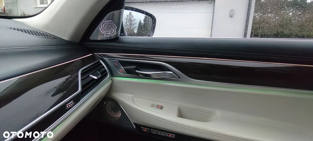 BMW Seria 7 730d xDrive - 25