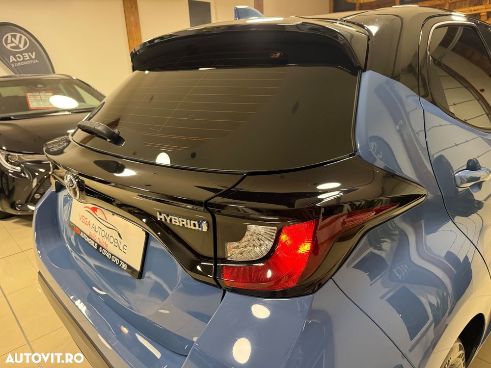 Toyota Yaris Hybrid 130 1.5 VVT-i Premiere Edition - 31