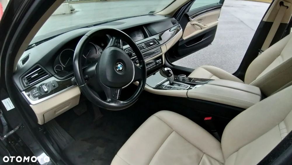 BMW Seria 5 528i xDrive - 3