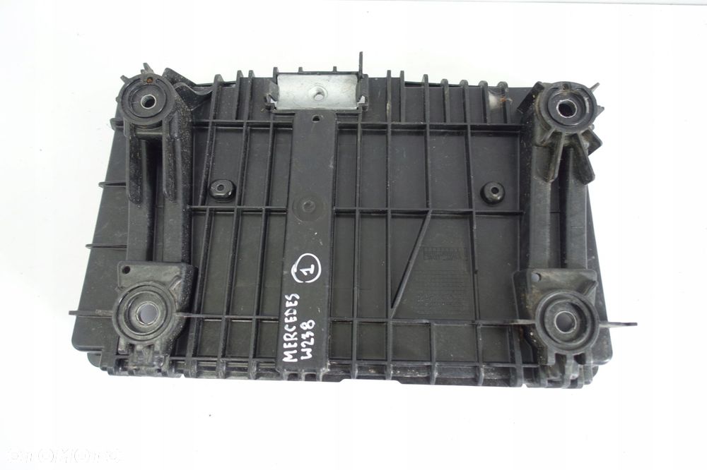 Mercedes W238 C238 PODSTAWA AKUMULATORA 2056200118 - 6