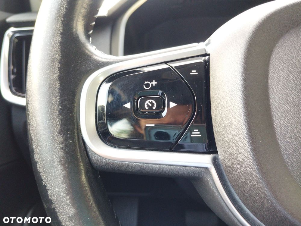 Volvo V90 D5 SCR AWD Momentum - 21