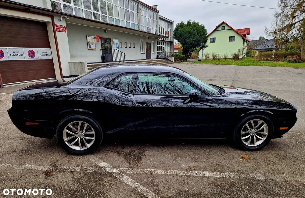 Dodge Challenger - 10
