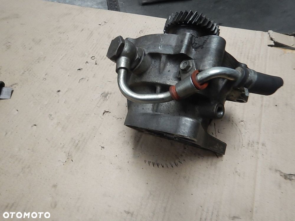 pompa vacum isuzu nqr 5.2 d - 3
