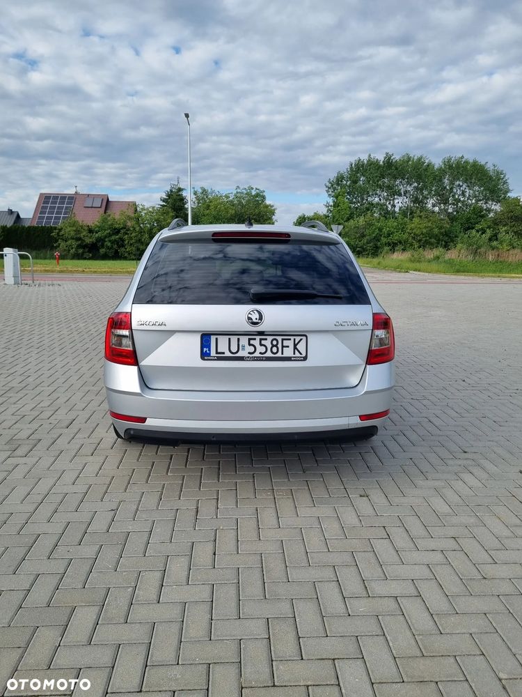 Skoda Octavia 1.4 TSI Style DSG - 4