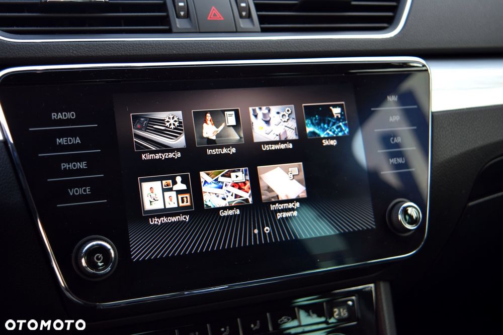 Skoda Superb 1.5 TSI Sportline DSG - 25