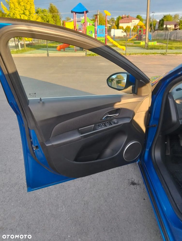 Chevrolet Cruze 1.8 LT - 17