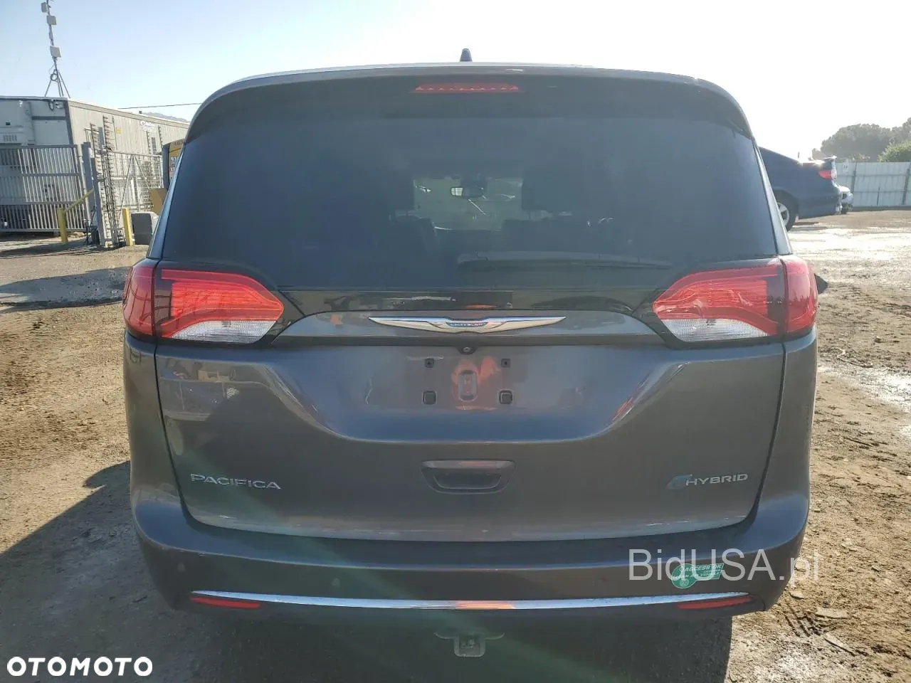 Chrysler Pacifica - 2