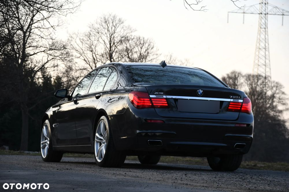 BMW Seria 7 750i xDrive Edition Exclusive - 15