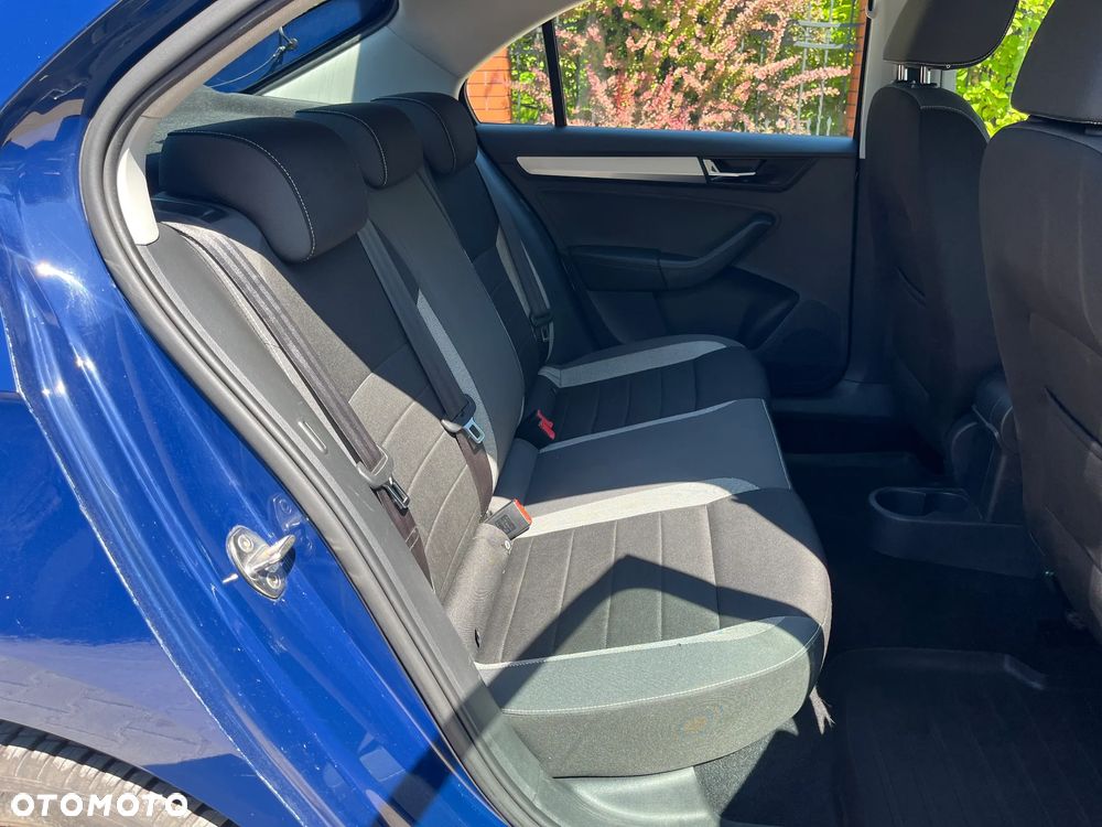 Skoda RAPID 1.0 TSI Ambition - 11
