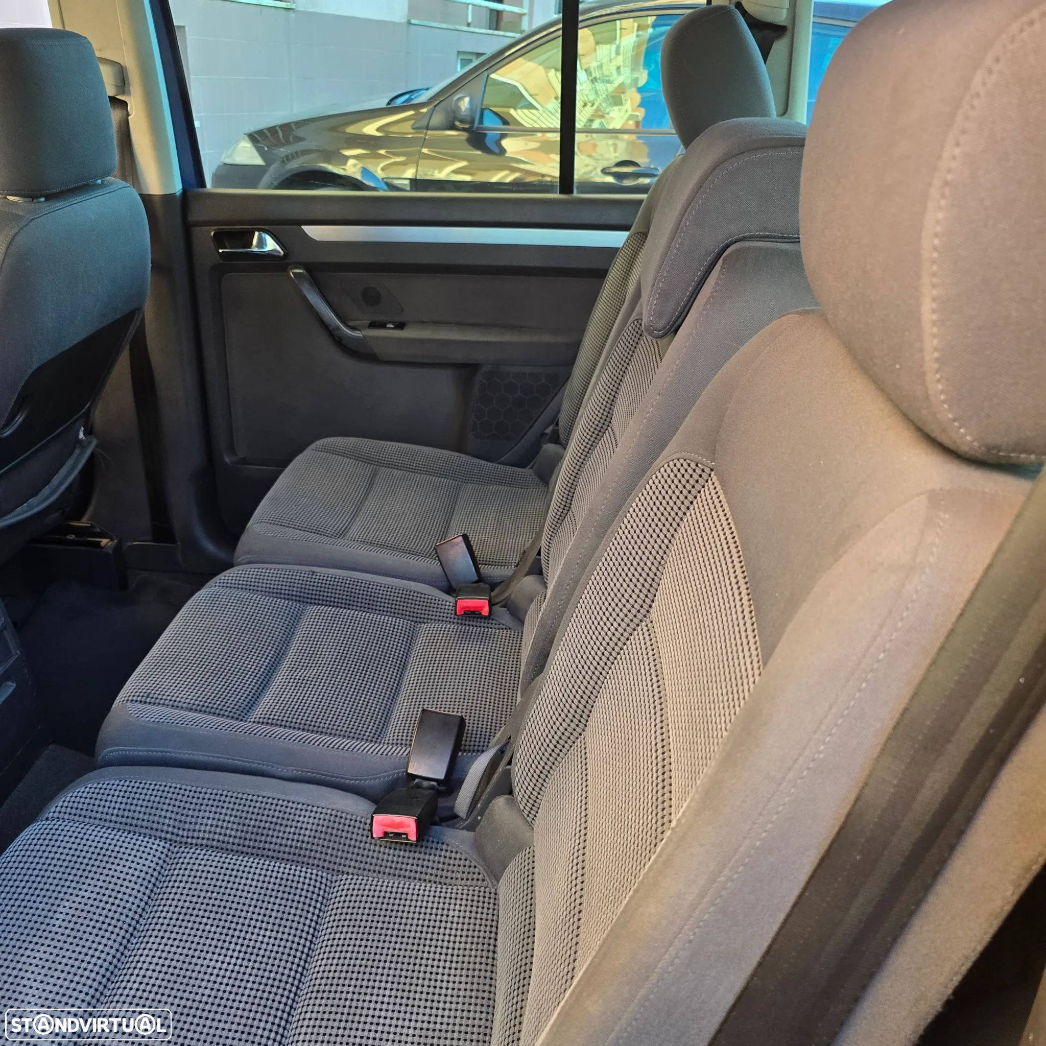 VW Touran 1.9 TDi Basis 5L - 7