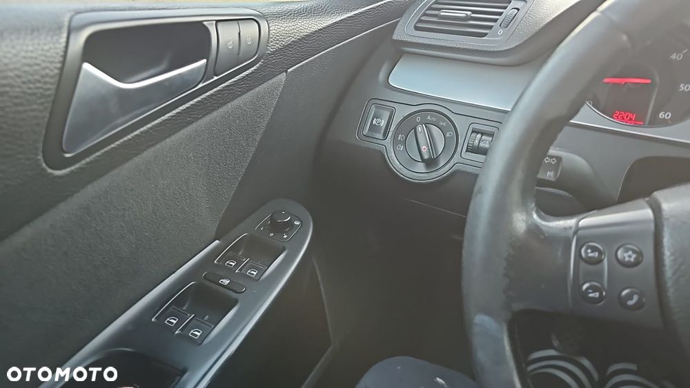 Volkswagen Passat 2.0 TDI Comfortline - 7