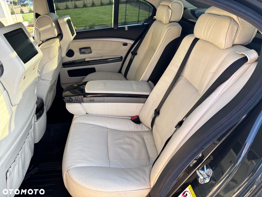 BMW Seria 7 745d - 18