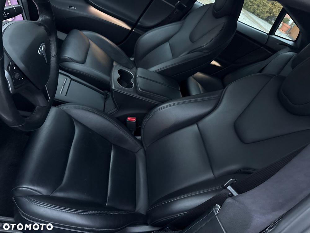 Tesla Model S - 16