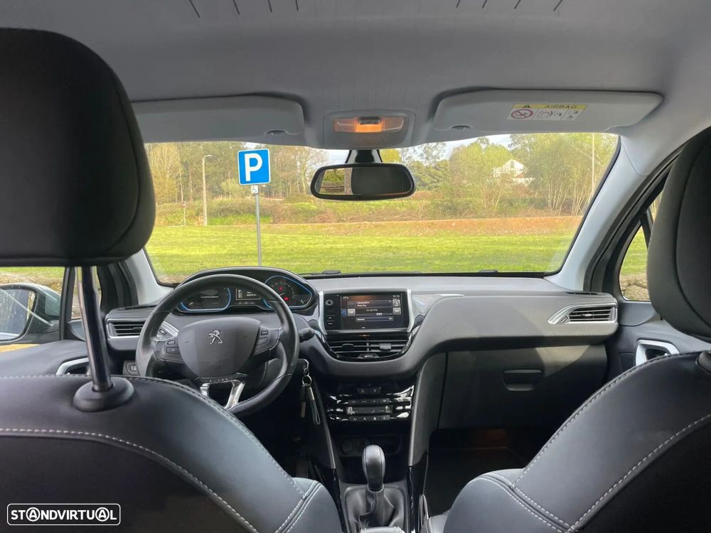 Peugeot 2008 1.2 PureTech Style - 15