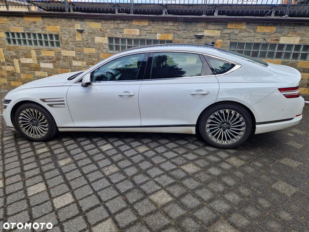 Hyundai Genesis - 6
