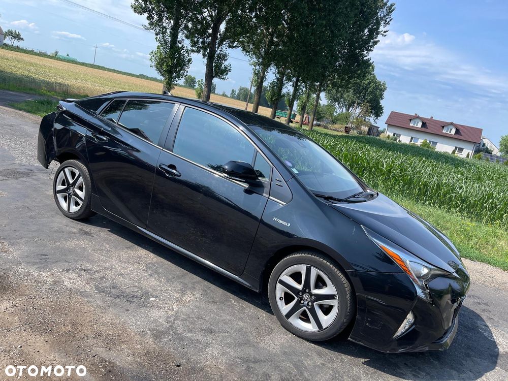 Toyota Prius Hybrid - 32