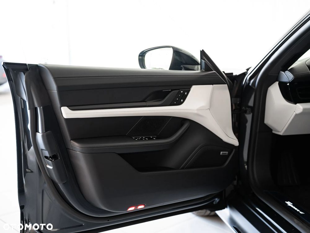 Porsche Taycan 105kWh 4 - 10