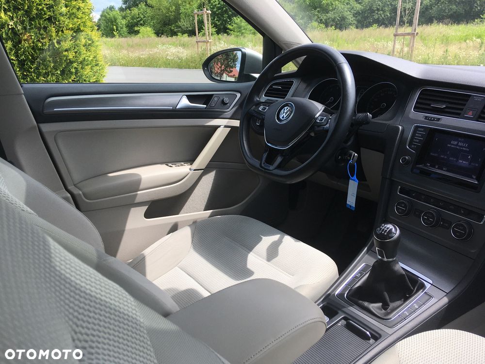 Volkswagen Golf - 5
