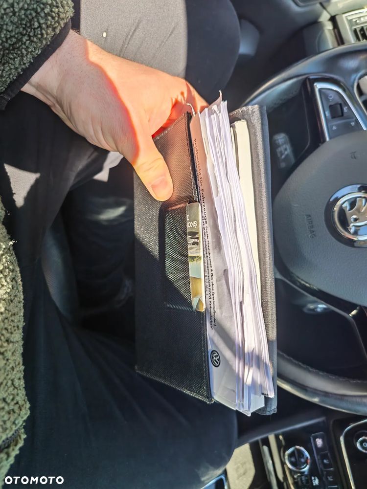 Skoda Superb 2.0 TDI Ambition DSG - 37