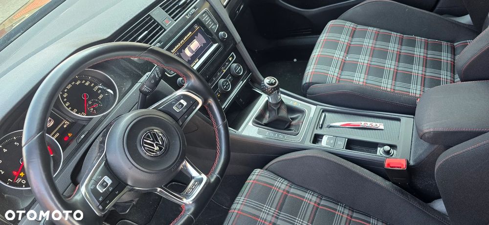 Volkswagen Golf GTI BlueMotion Technology - 13