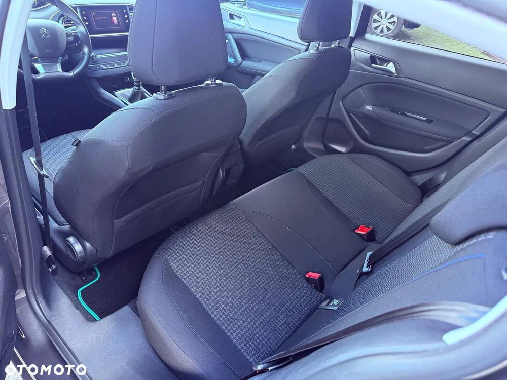 Peugeot 308 1.2 PureTech Active Pack S&S - 19