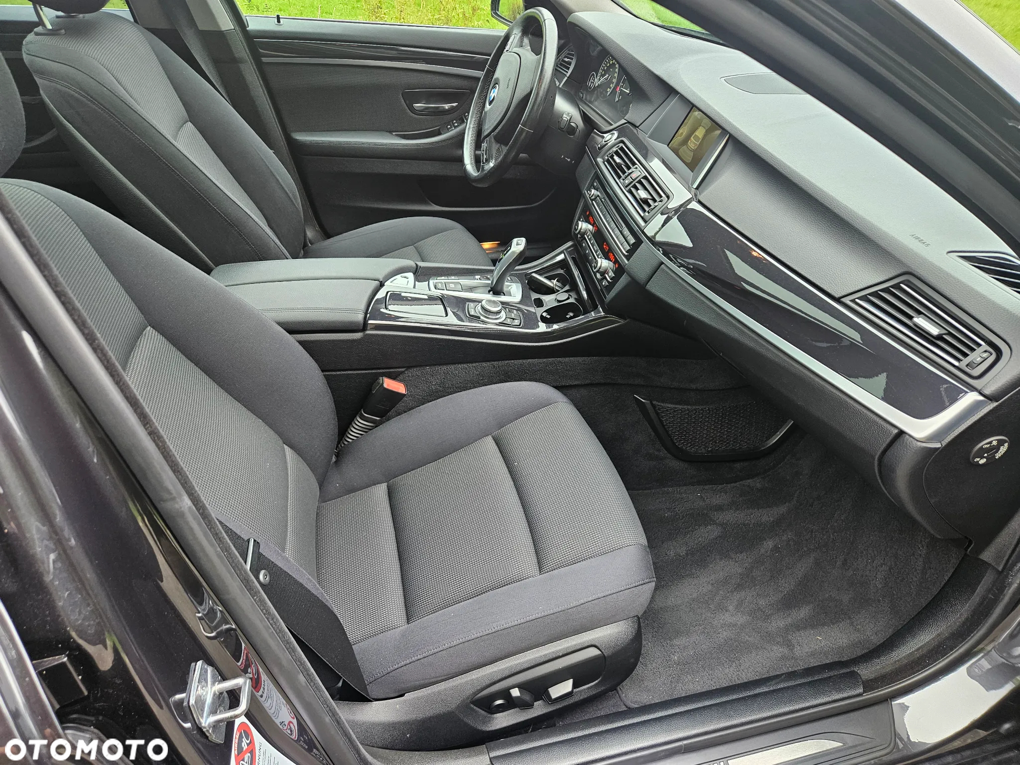 BMW Seria 5 520d xDrive Touring - 13