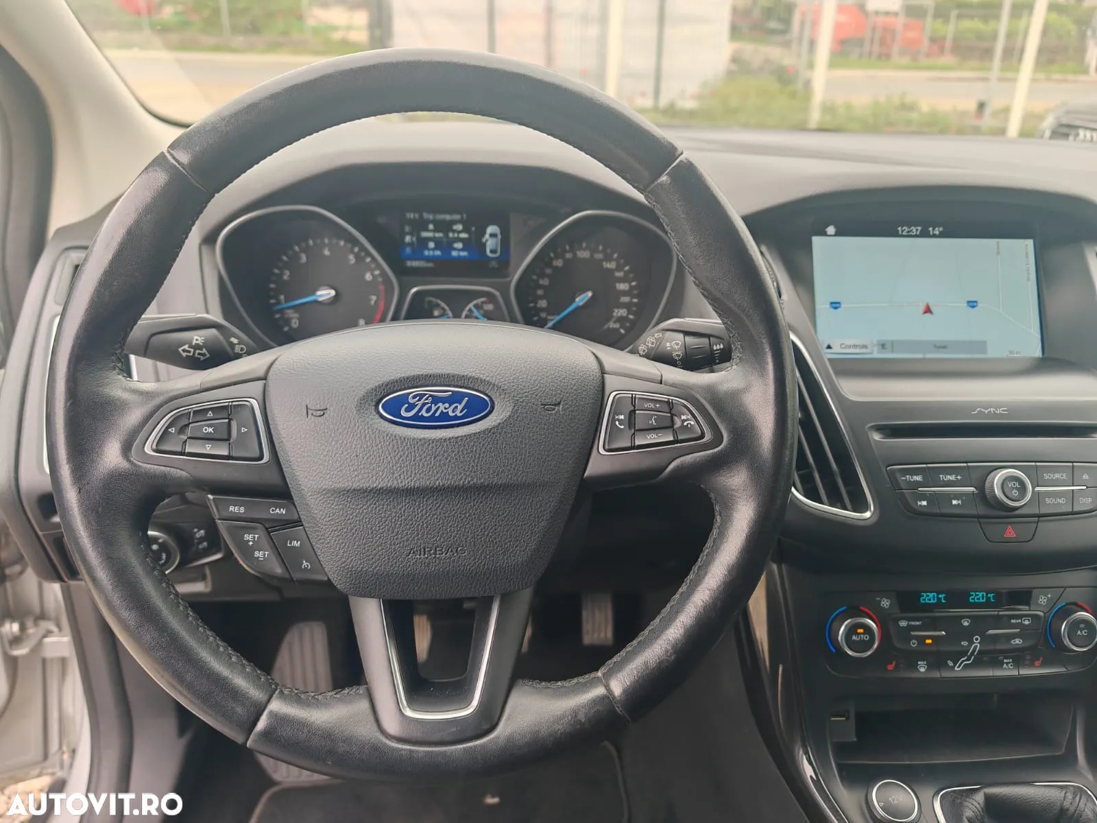 Ford Focus 1.0 EcoBoost Titanium - 10