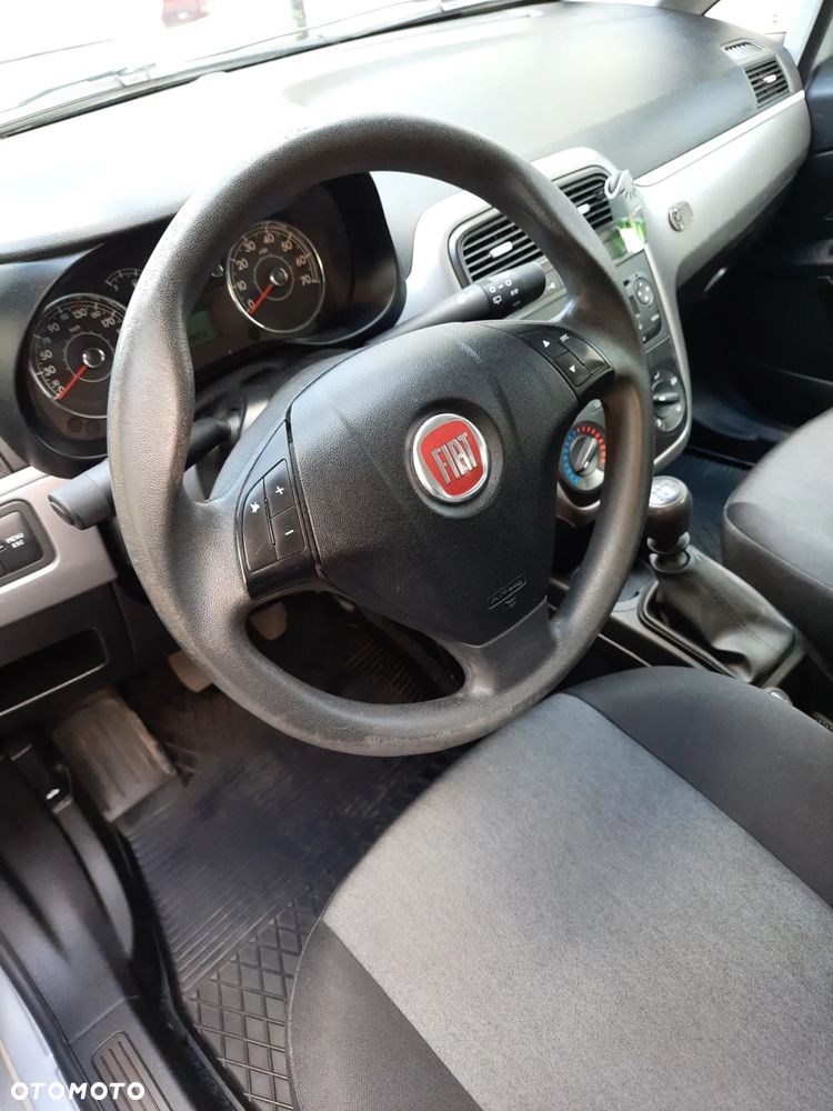 Fiat Grande Punto Actual 1.2 8V Estiva - 16