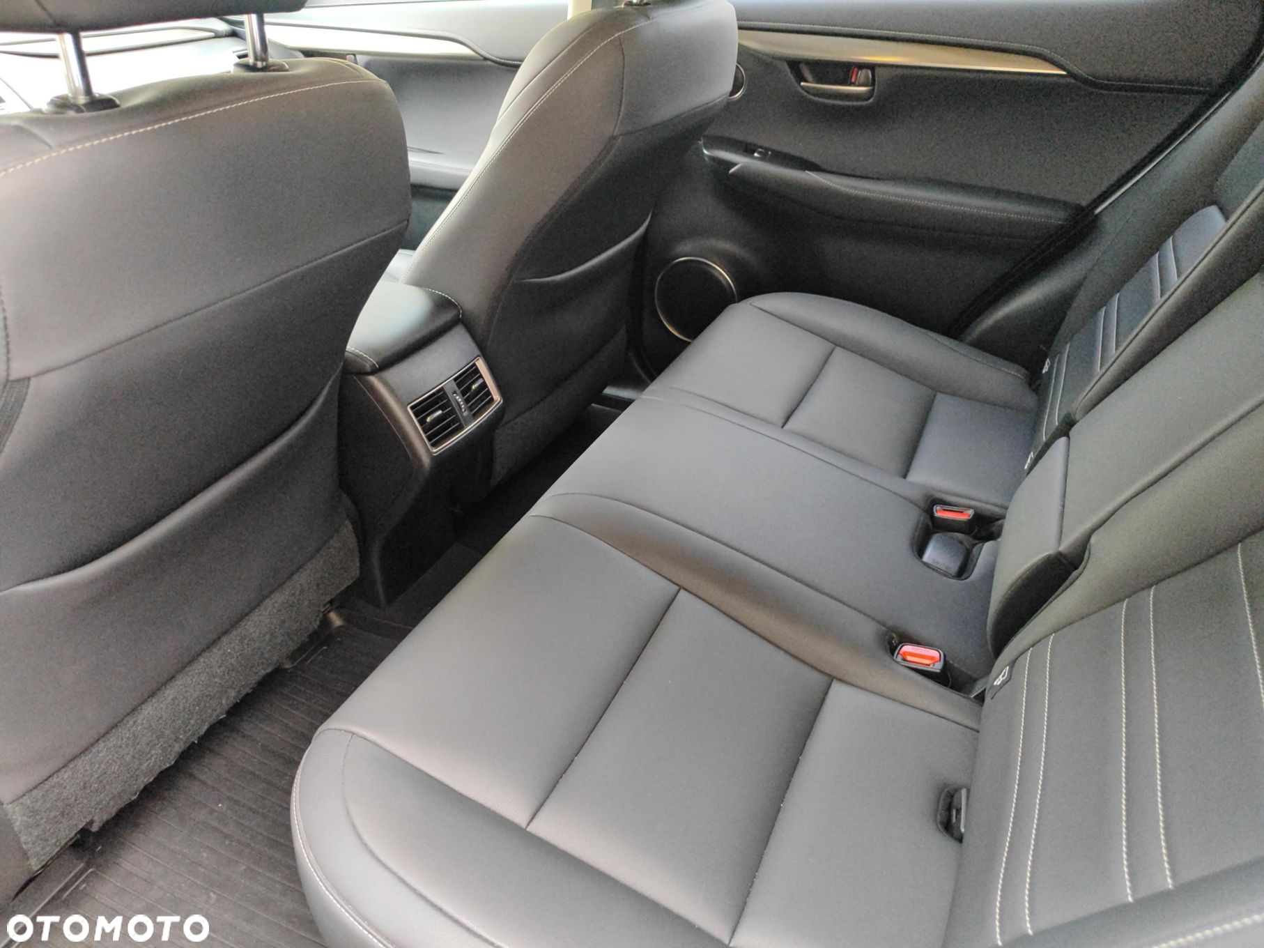 Lexus NX 300 F Impression AWD - 13