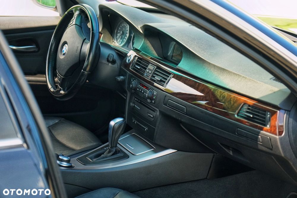 BMW Seria 3 325i - 10