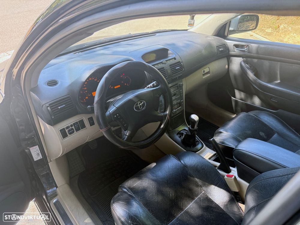Toyota Avensis SW 2.0 D-4D - 11