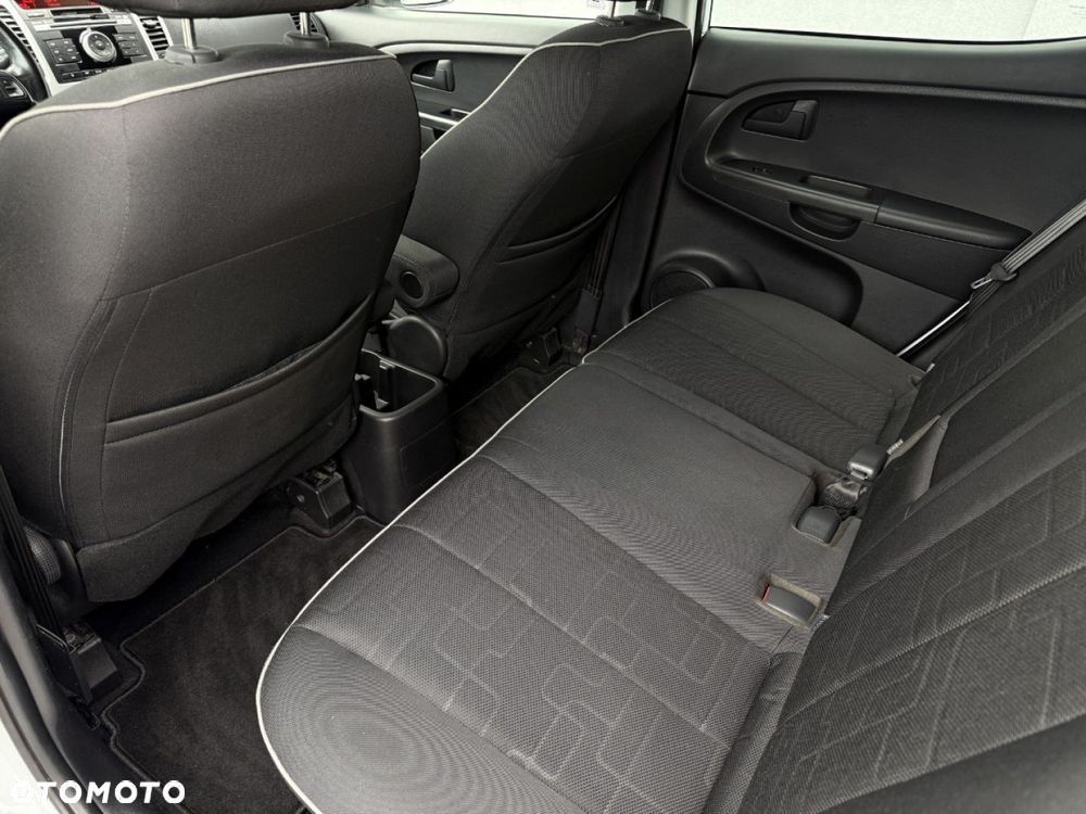 Kia Venga 1.4 CVVT UEFA EURO 2016 - 32