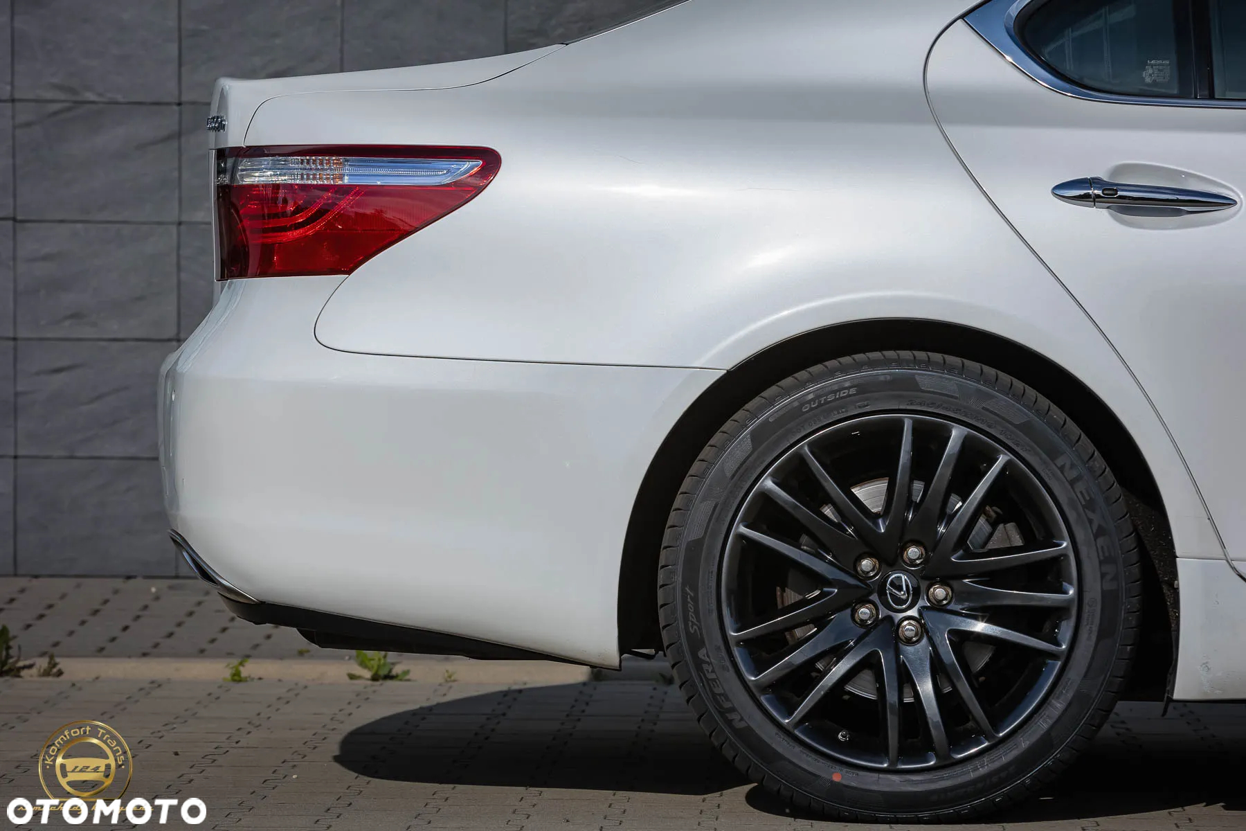 Lexus LS 600h Luxury Line - 17