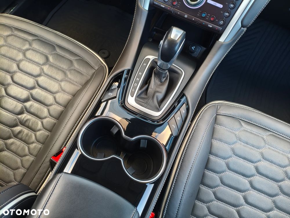 Ford Mondeo 2.0 Hybrid Vignale - 18