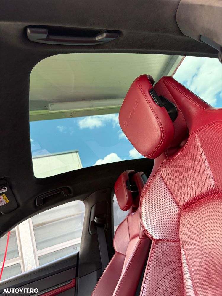 Porsche Taycan - 7