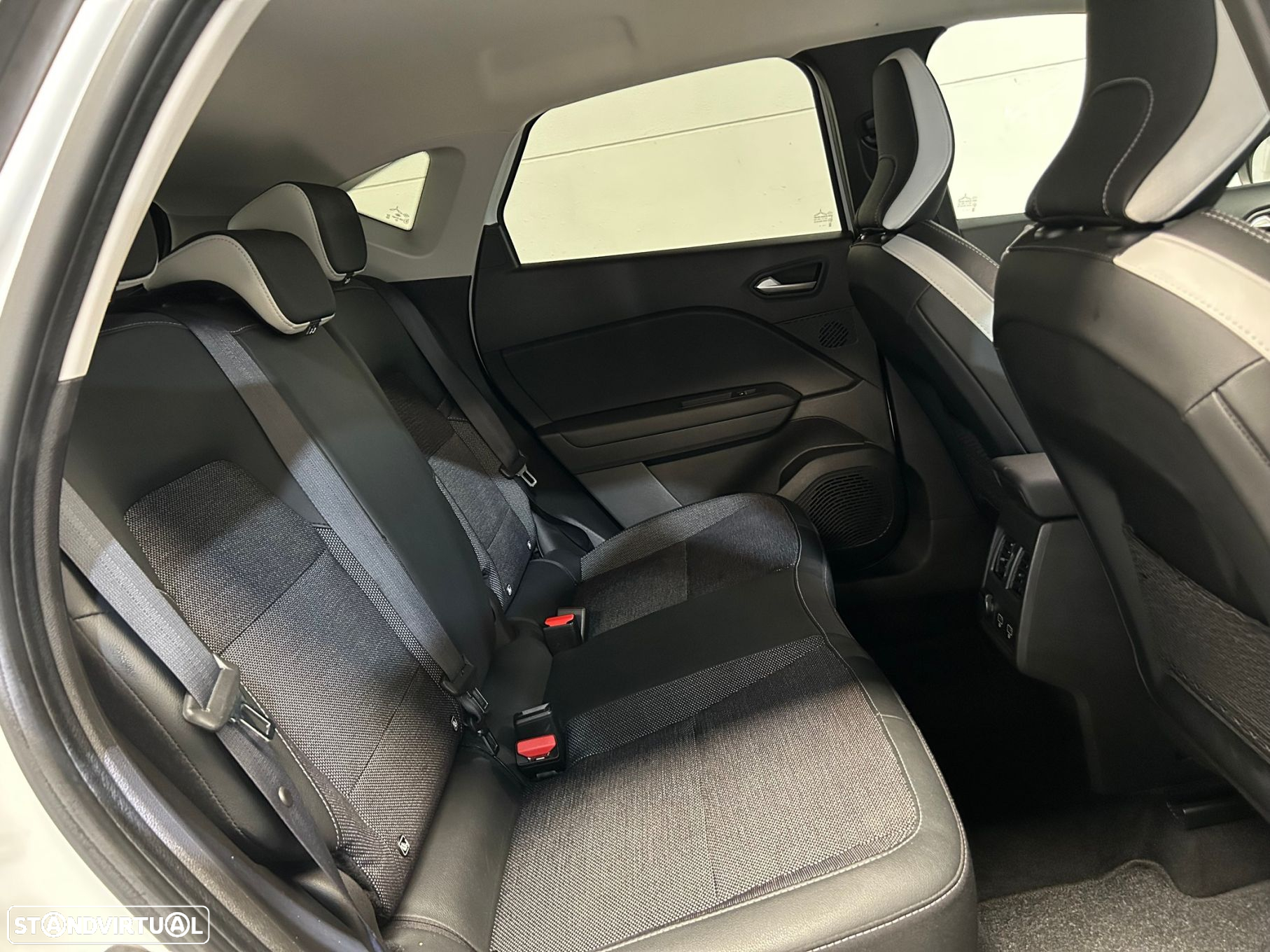 Renault Captur 1.0 TCe Techno - 18