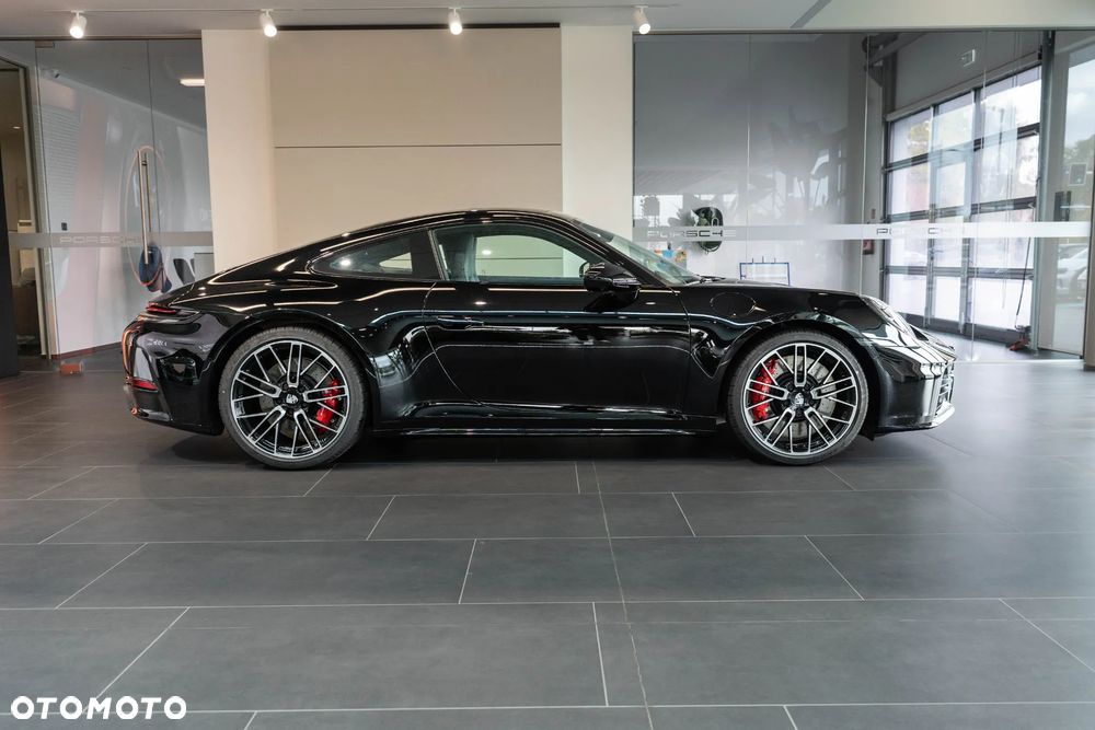Porsche 911 Carrera 4S - 6