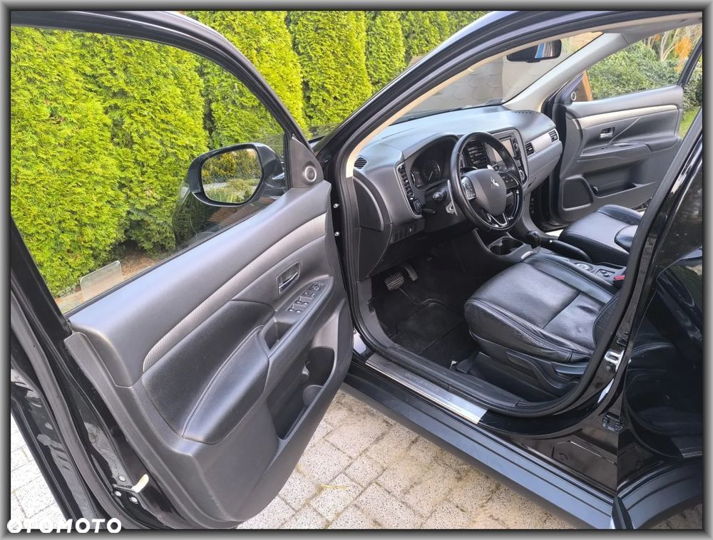Mitsubishi Outlander 2.0 Intense + 4WD CVT - 10