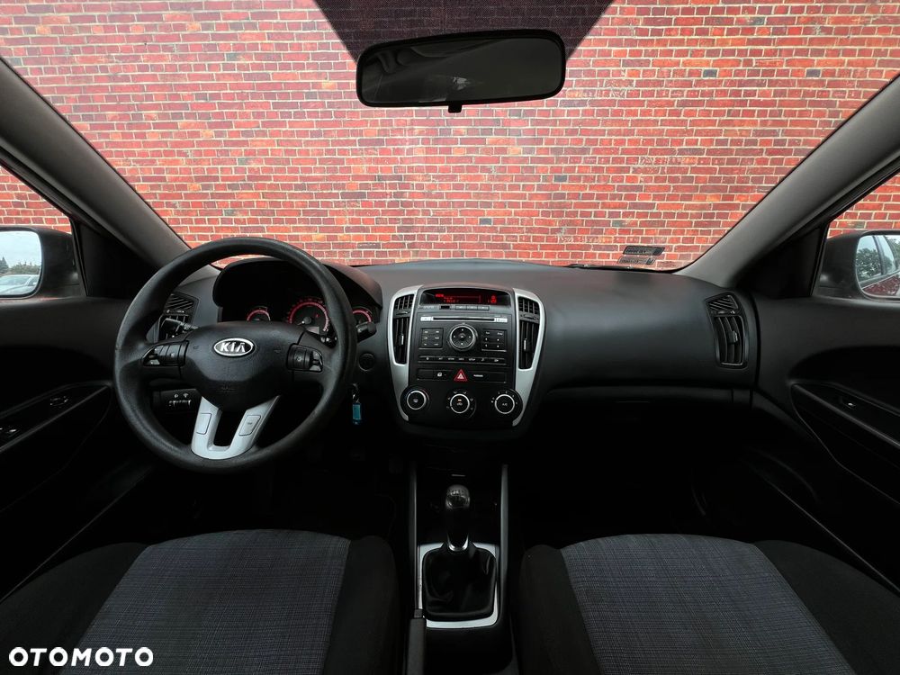 Kia Ceed - 5