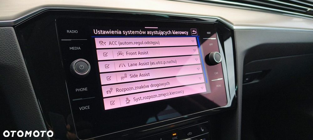 Volkswagen Passat - 21
