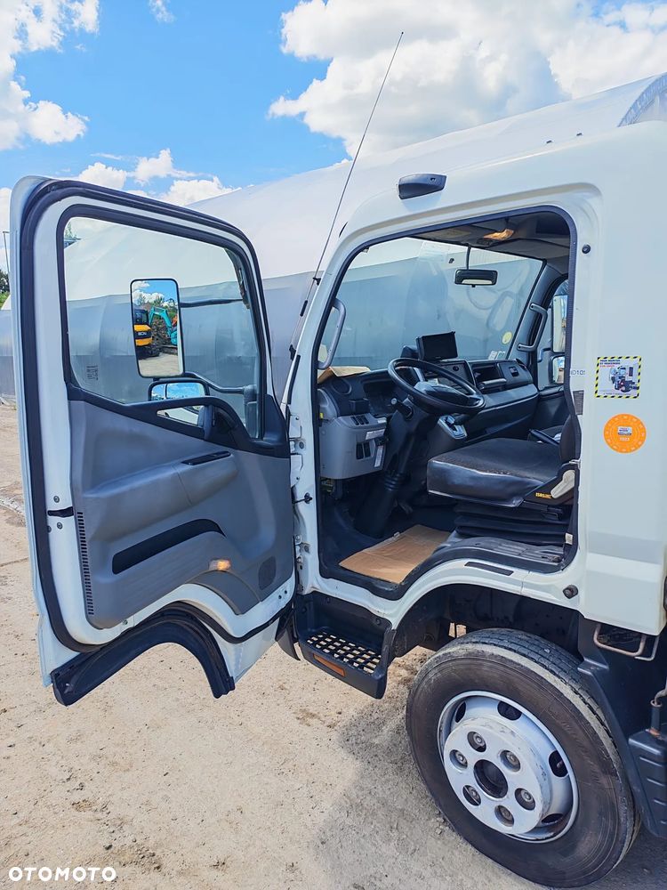 Mitsubishi Fuso - 17