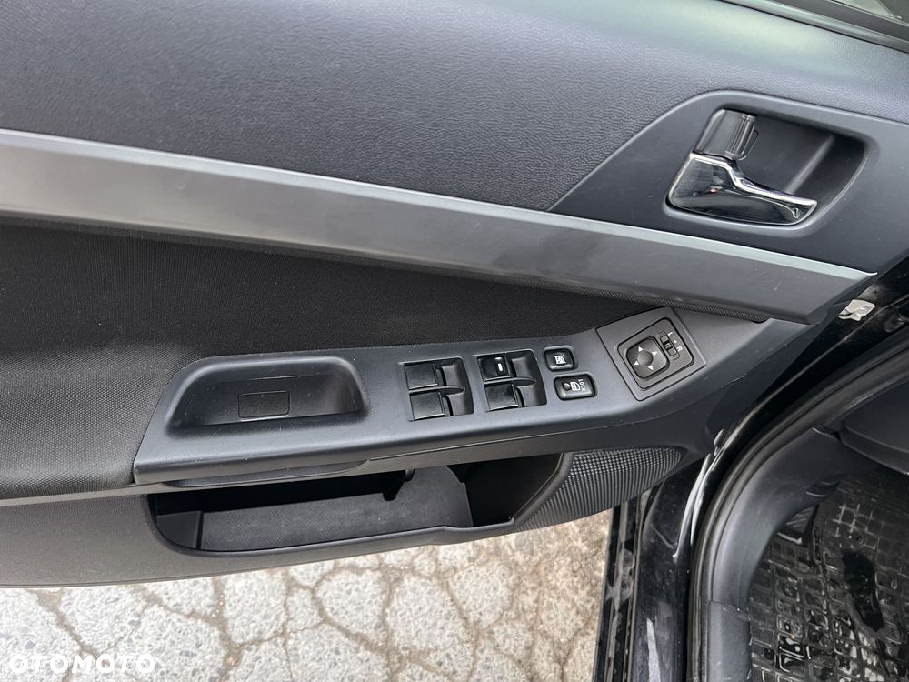 Mitsubishi Lancer - 8