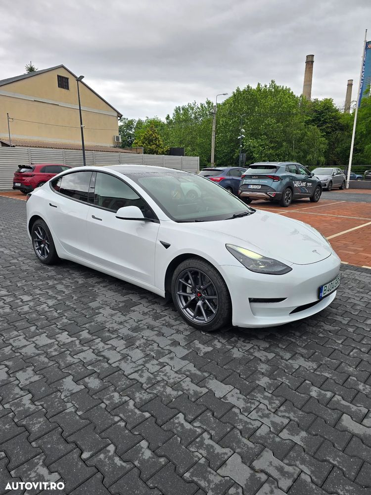 Tesla Model 3 - 2