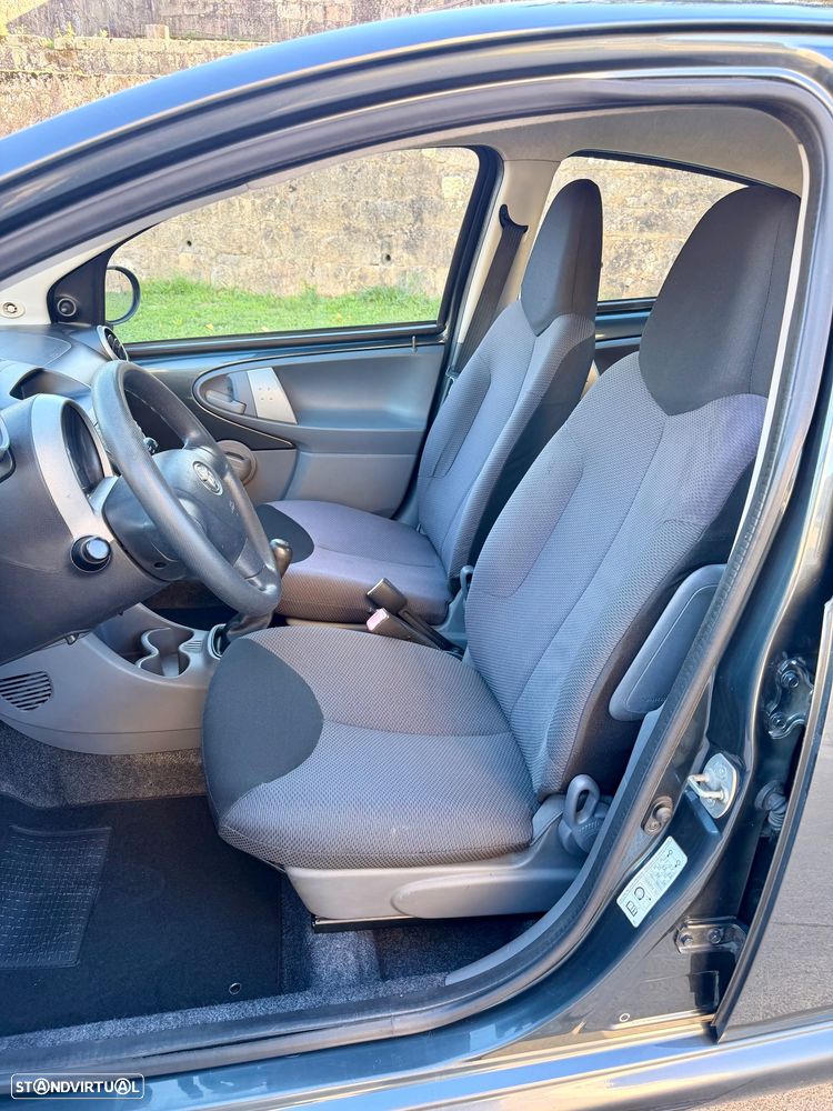Toyota Aygo 1.0 + AC - 19